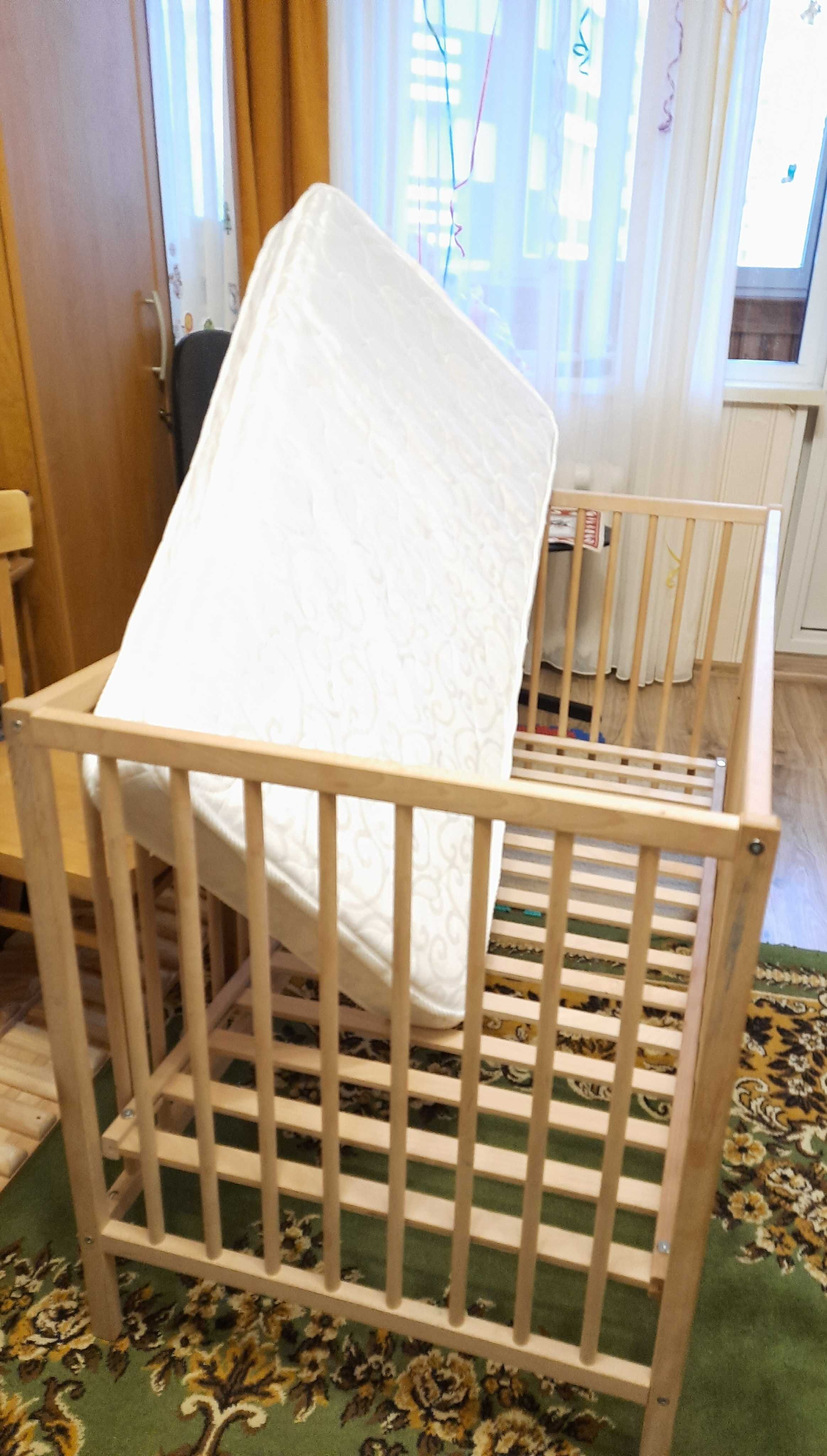 Детская деревянная кроватка 0-3 года