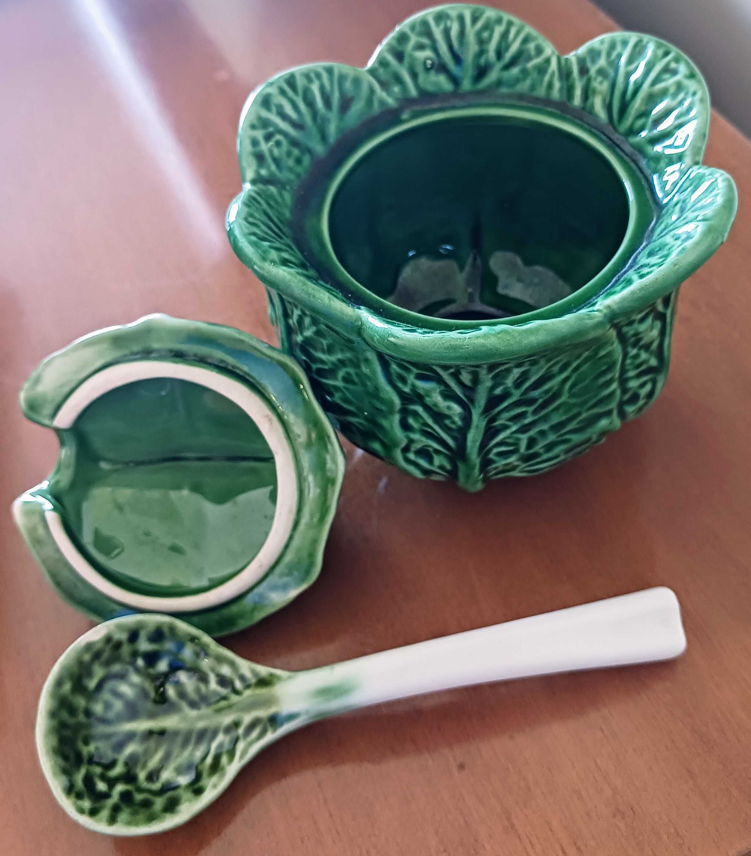 Compoteira/molheira com colher em forma de couve