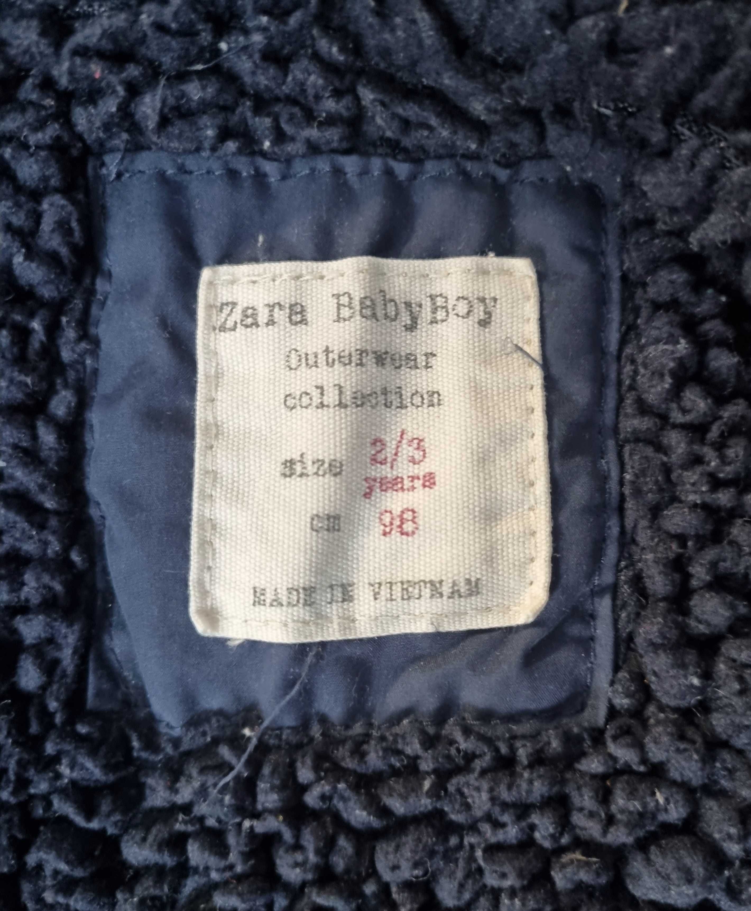 Pikowana kurtka Zara ze sztruksowymi lamówkami