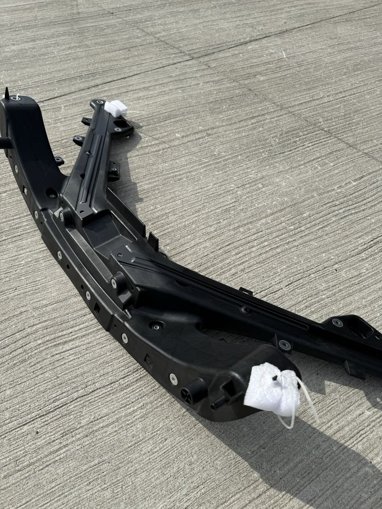 Передня панель радіатора ( телевізор) Tesla M3 - 1110240-00-В, 1083501