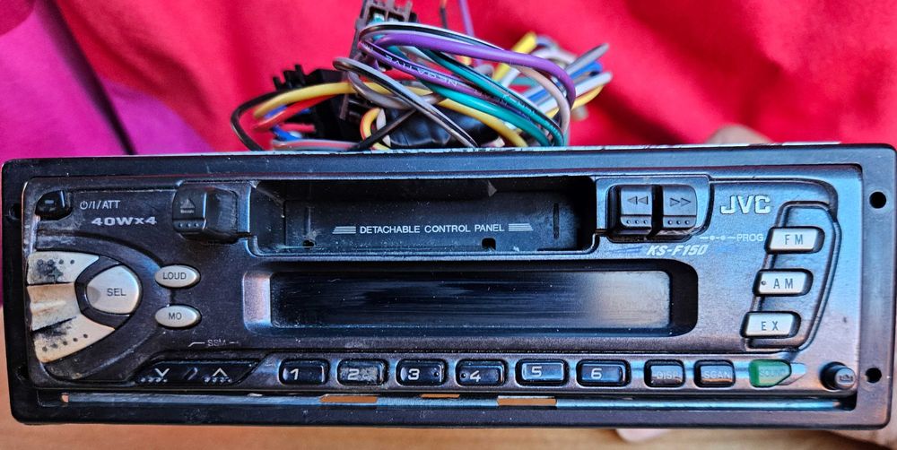 3 auto-rádios antigos .