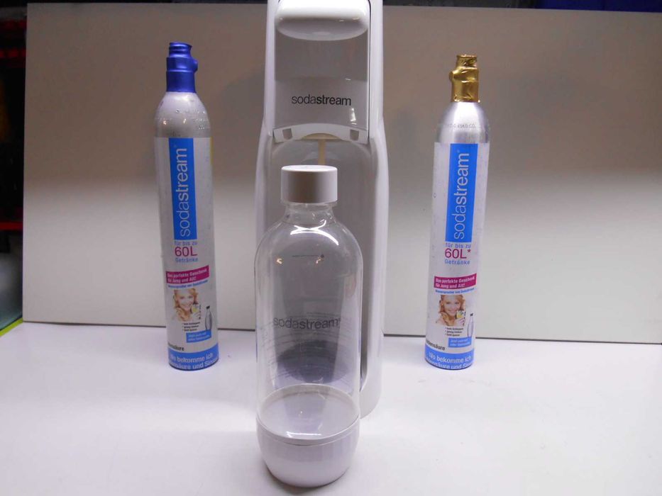 Saturator SODA STREAM do wody gazow. 2 pelne butle gaz ROZNE MODELE