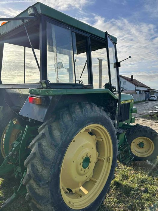 Ciągnik JOHN DEERE 2140