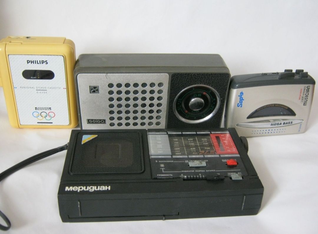Дешево робочі радіо Vega 341, Spidola 230-1, Мередіан 248, Samsung.