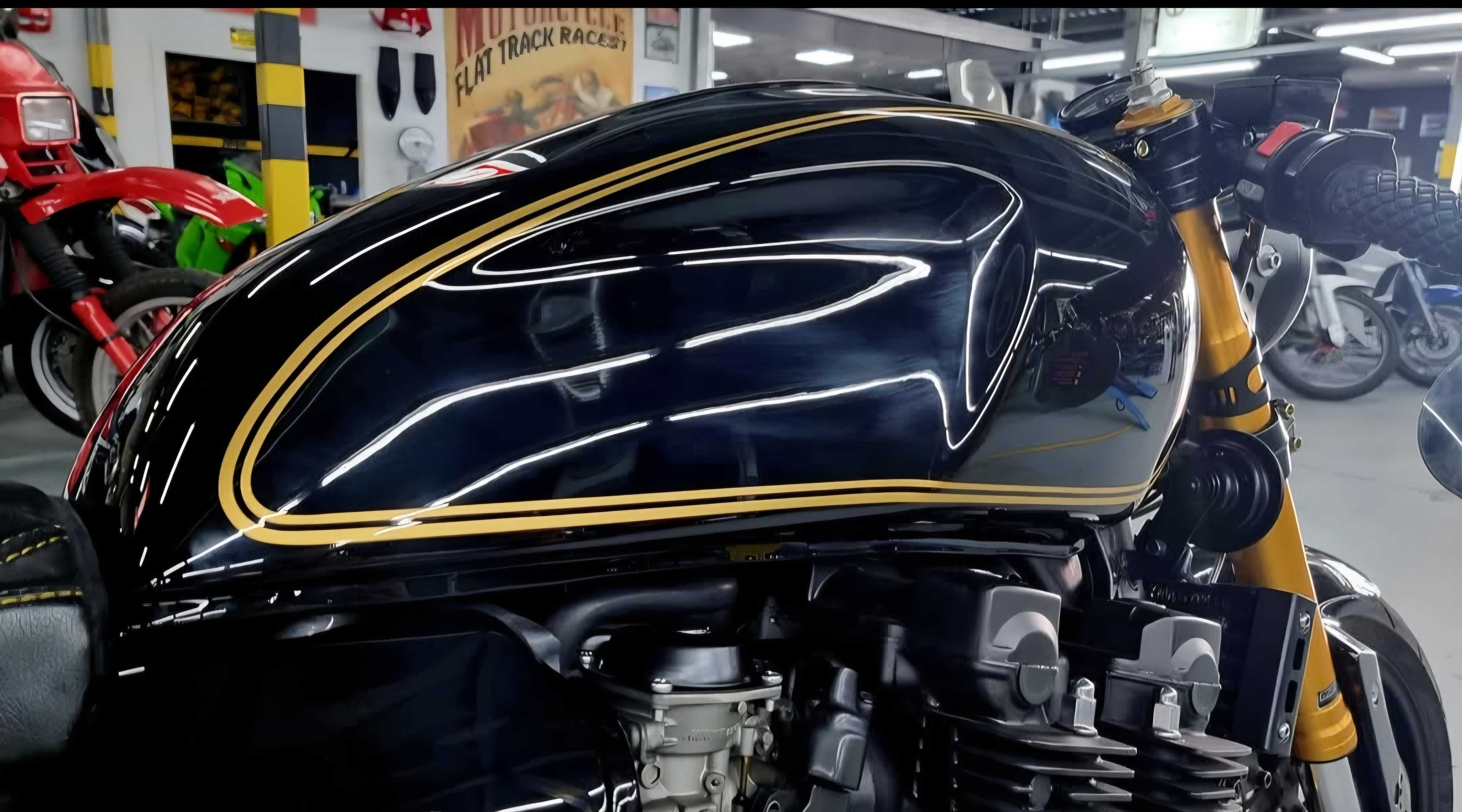 Yamaha XJR1200 Cafe racer