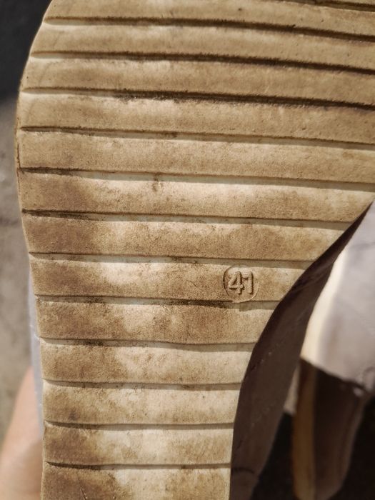 Ботинки 41розмір( світло- кофейні)