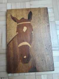 drewniany obraz z koniem