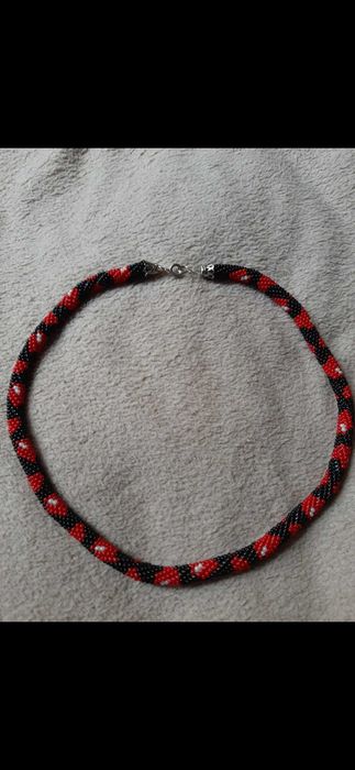 Прикраси : намисто, браслет з бісеру