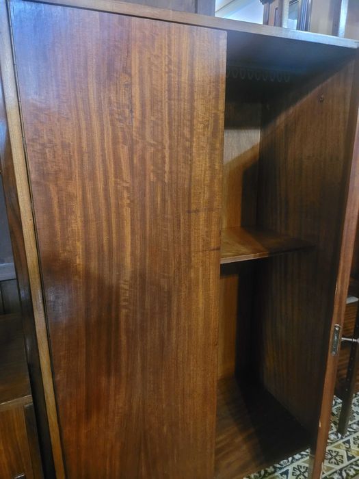 Estante Olaio - Algumas marcas de uso