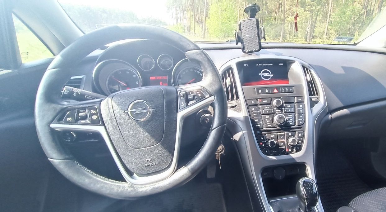 Opel Astra J 1.6 CDTI 136 km