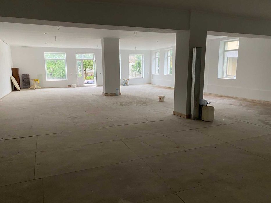 Продаж комерційного приміщення, під магазин, офіс, Самбір, центр