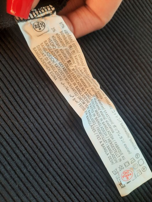 Spódnica Bershka z rozcięciem na nogę