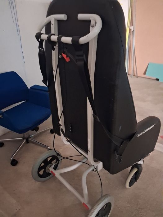 Varios : secretaria,sofa,balança, cadeirao com todas