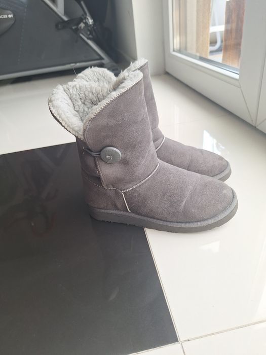 Botki sniegowce UGG W Bailey BUTTON