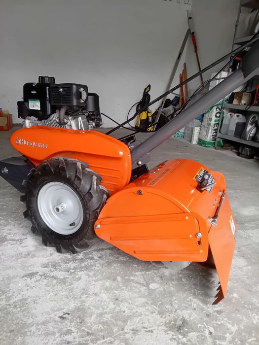 Glebogryzarka spalinowa Husqvarna CRT 900 L przeciwbieżna