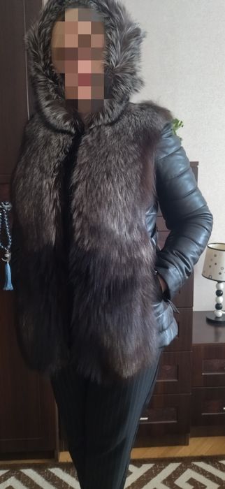 Шкіряна жіноча куртка з натуральним хутром