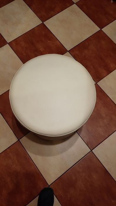 Pufa ze skóry ekologicznej beige