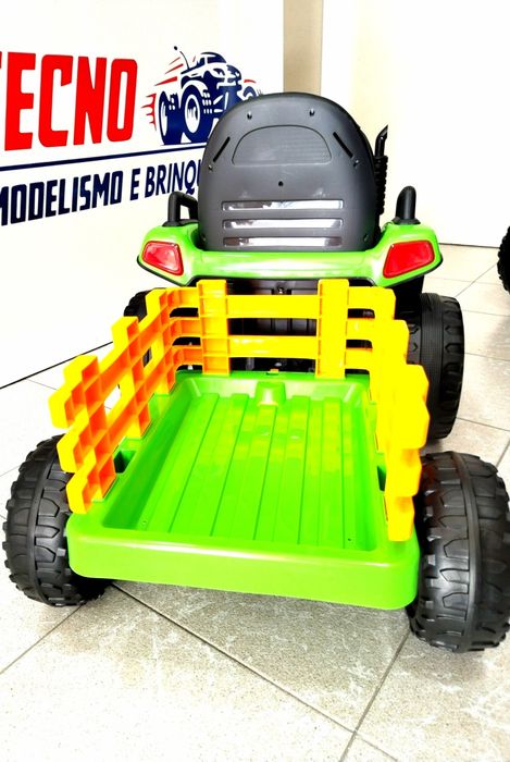 Trator Elétrico infantil 12v rodas de borracha