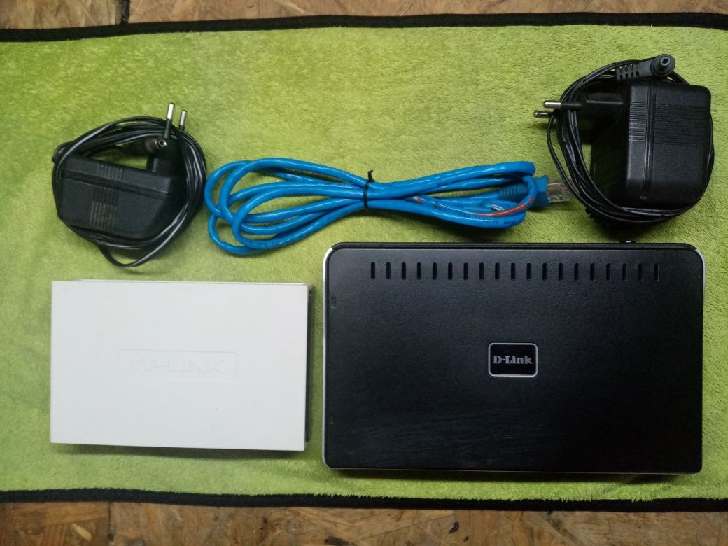 Комутатор мережевий TP-LINK TL-SF1005D+Маршрутізатор D-LINK DSL-2540U