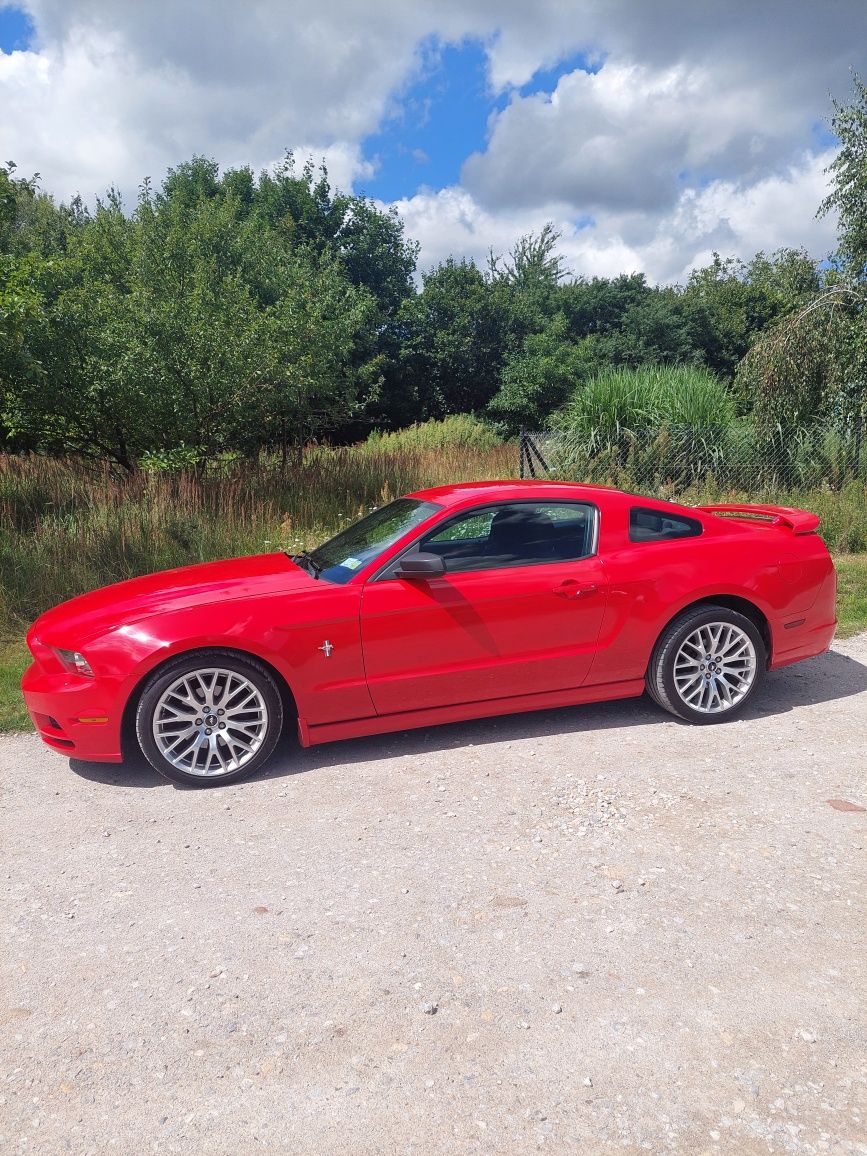 Ford Mustang 3.7  BASE
