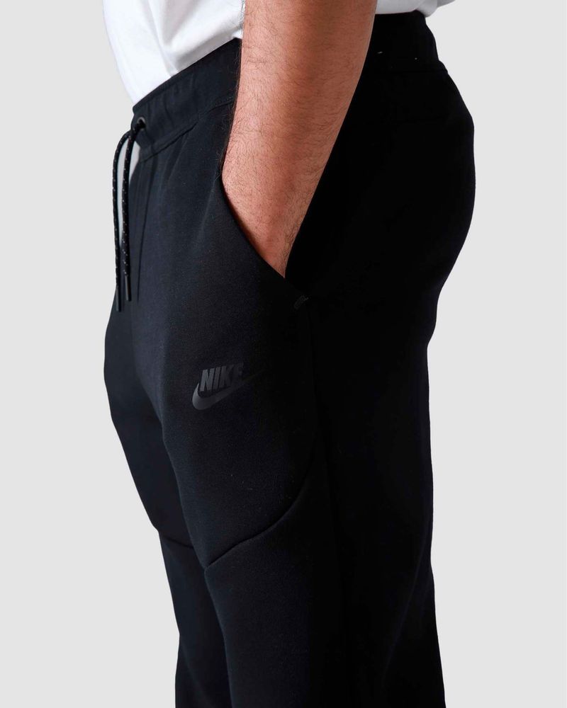 Штани Nike Sportswear Tech Fleece CU4495-010