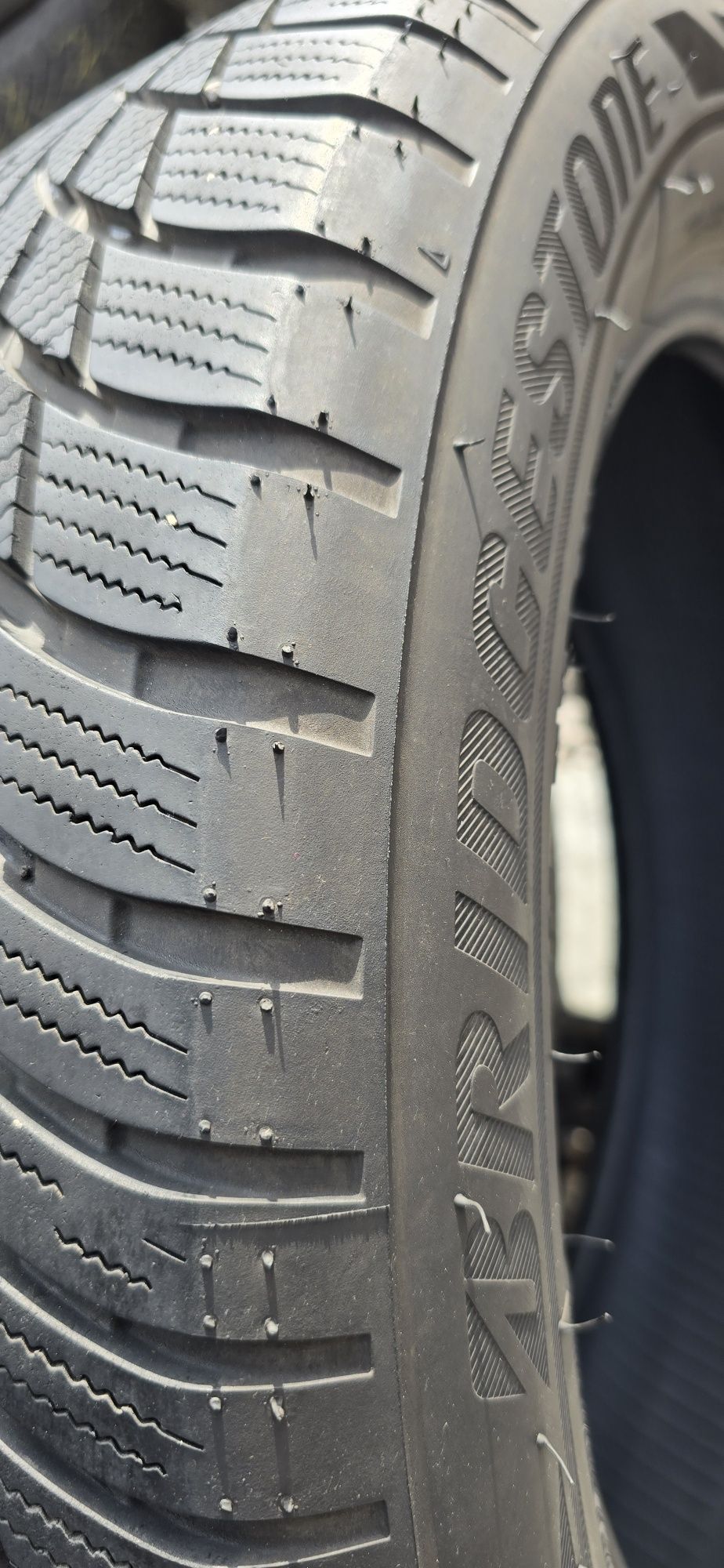4x 205 60R17 Bridgestone Blizzak LM001