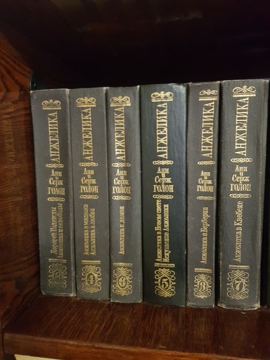 Шкаф б-у сервант.