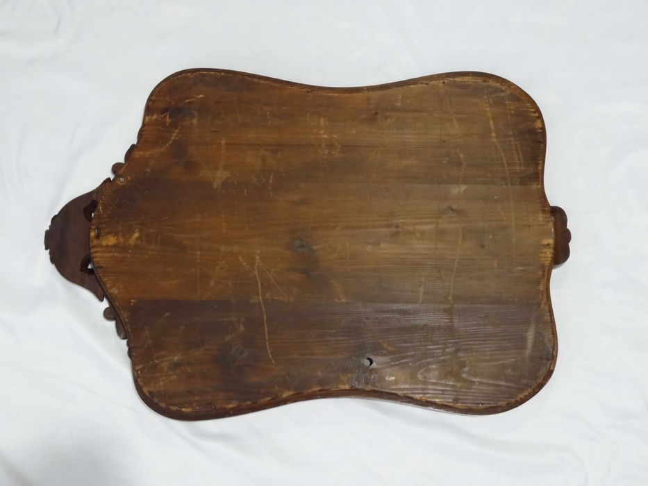 Pałacowe lustro w drewnianej ramie