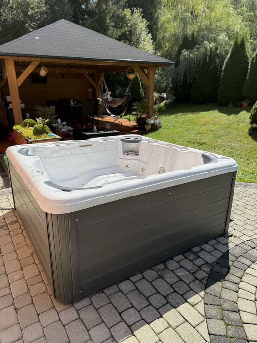 Jacuzzi wellis Balboa 5 osob led fontanna