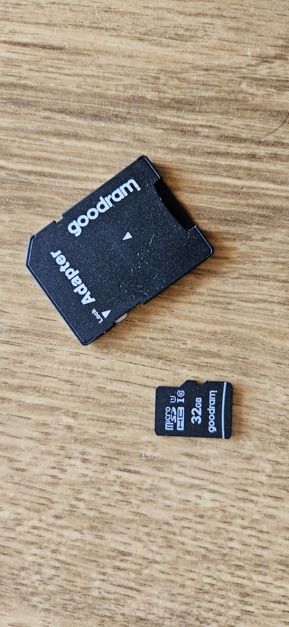 Telefon Maxcom MK281 4G KaiOS ładowarka samsung + karta GoodRAM 32BG