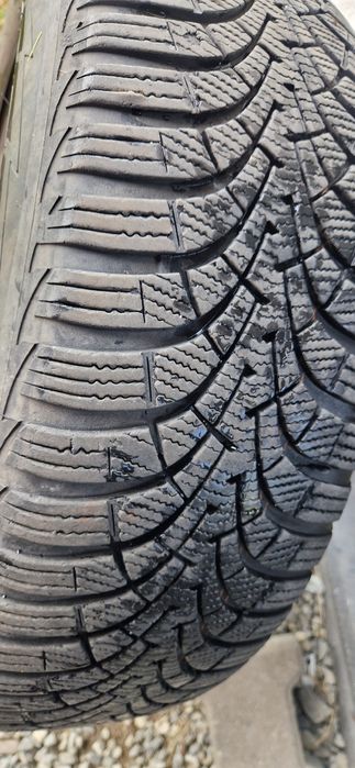 Sprzedam opony zimowe  na felgach stalowychvolkswagen  205/60 R16 2 no