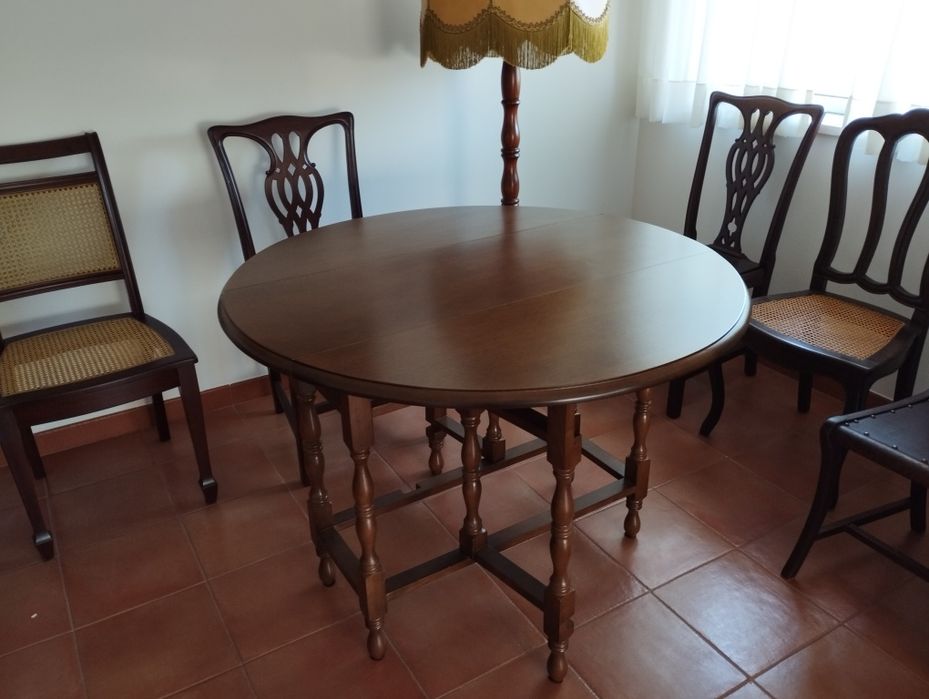 Mesa de sala Antiga