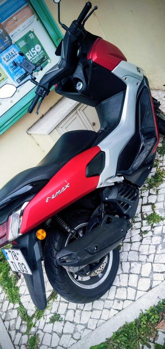 Moto Yamaha NMax