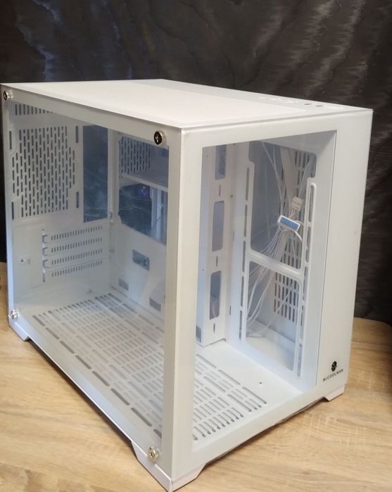 Комп'ютерний корпус CoolMen