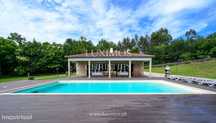 Moradia V3 com jardim e piscina à venda em Paredes de Coura