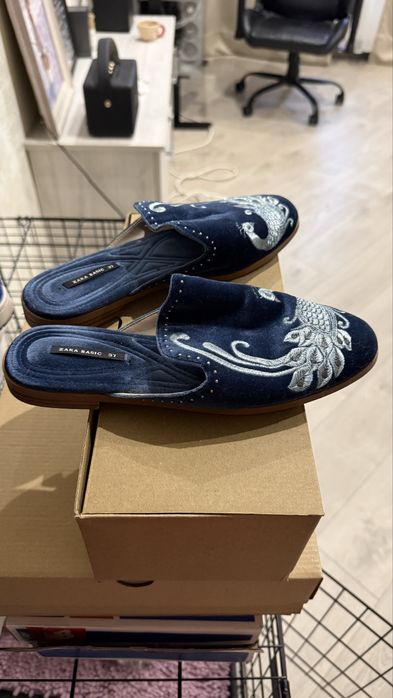 Мюлі (або капці для дому) zara