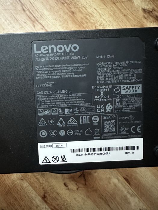 Блок живлення Lenovo  300W AC adapter