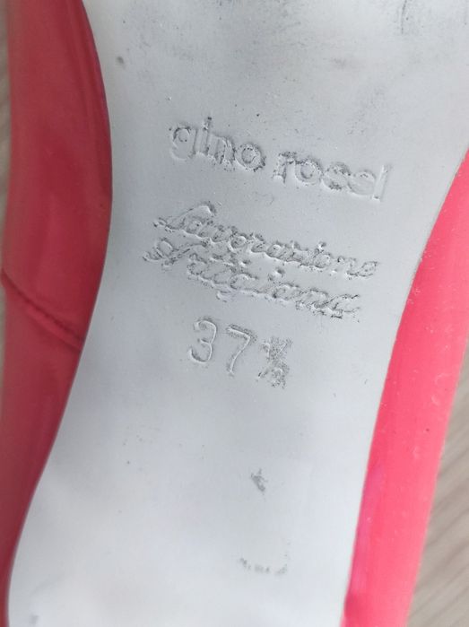 Czółenka Gino Rossi, koral