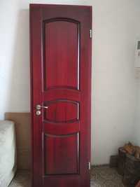 Продам дерев'яні двері .