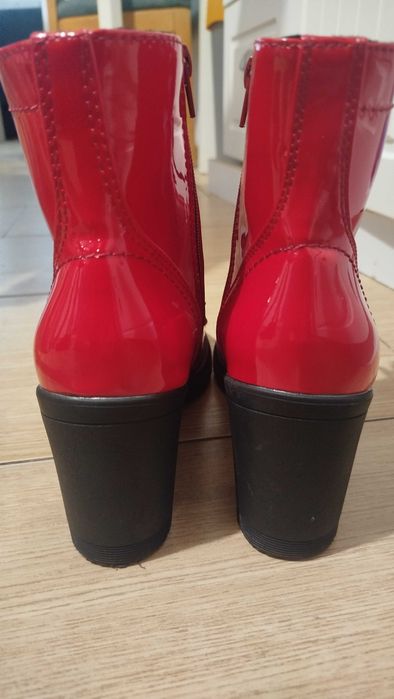 Botki lakierowane czerwone roz.41