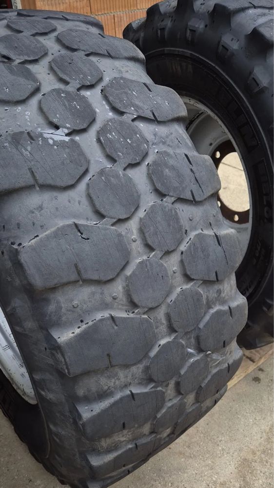 Шини б/у з дисками  460/70R24 MICHELIN BIBLOAD 159A8/159B 18PR TL