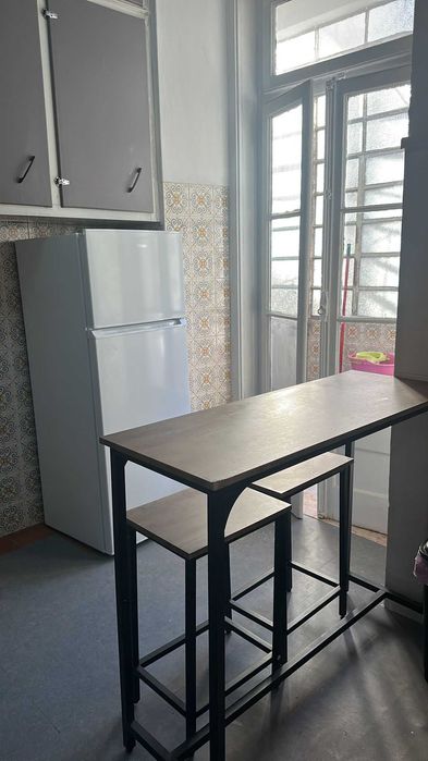 Quartos mobilados em Saldanha - Entrada Imediata - Exc. Localização