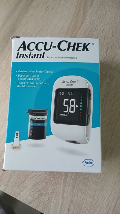 Accu-Chek Instant глюкометр