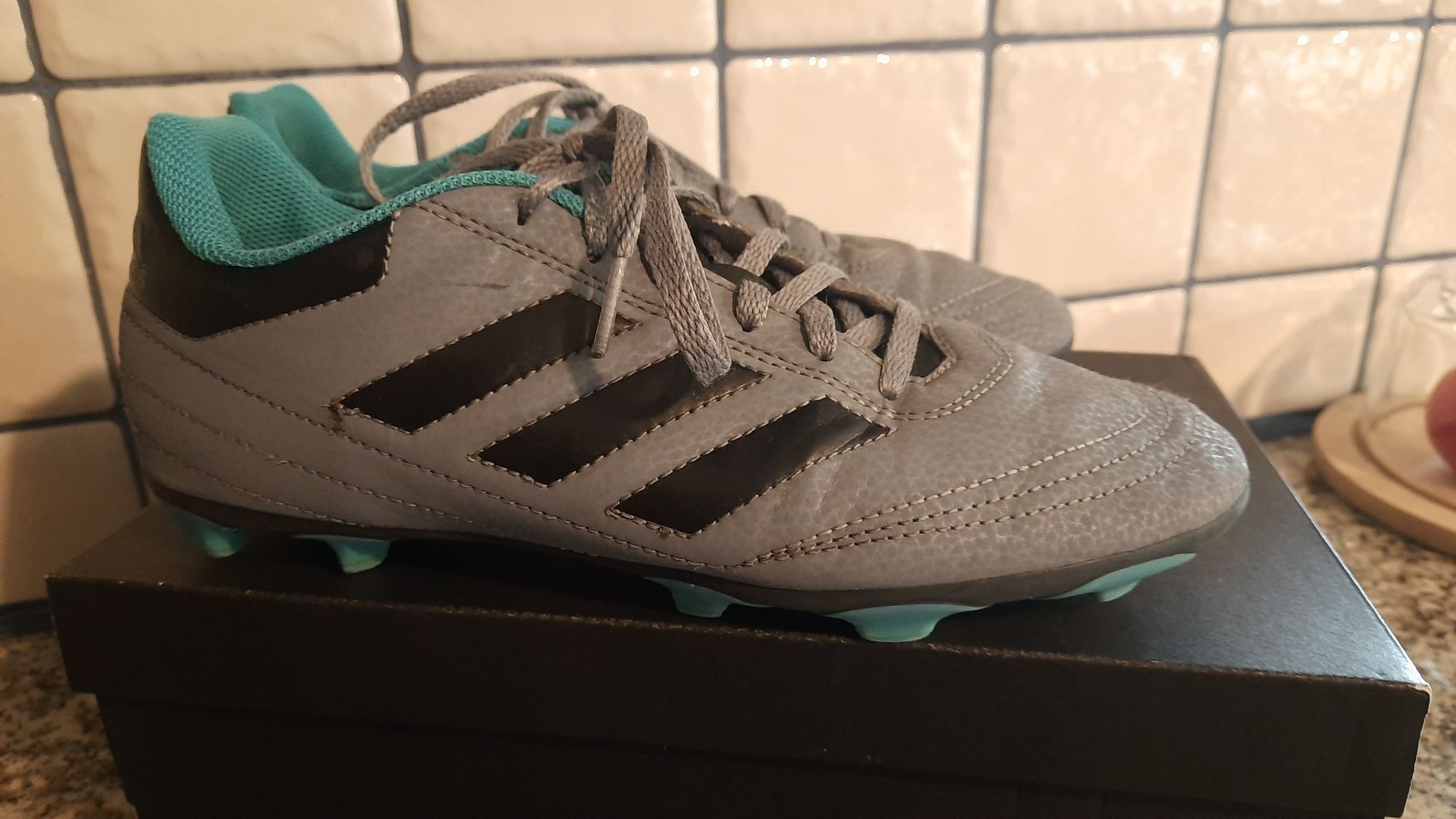 Buty piłkarskie Adidas korki lanki rozmiar 38