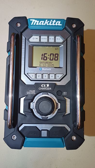 Makita DMR 300 radio