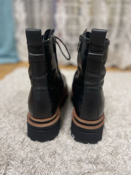 Жіночі шкіряні черевики Estro зима