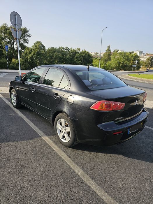 Mitsubishi Lancer 1.5 Invite 2010