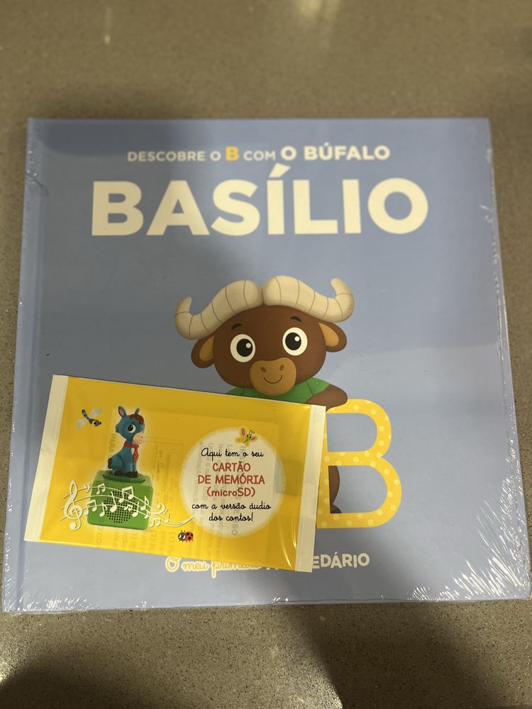 Livros “O meu primeiro abecedário” + coluna