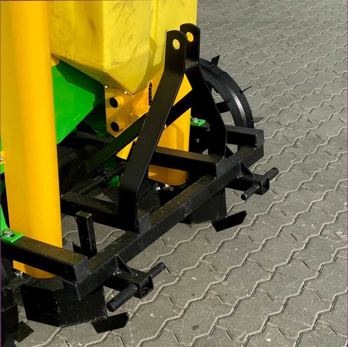 Картоплесаджалка навісна для трактора дворядна 60 см їжаки, сажалка