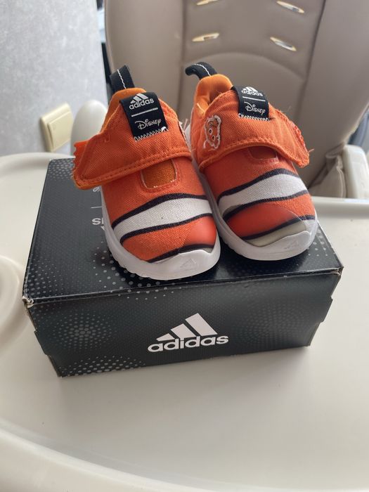 Кросівки для малюка adidas, розмір 19